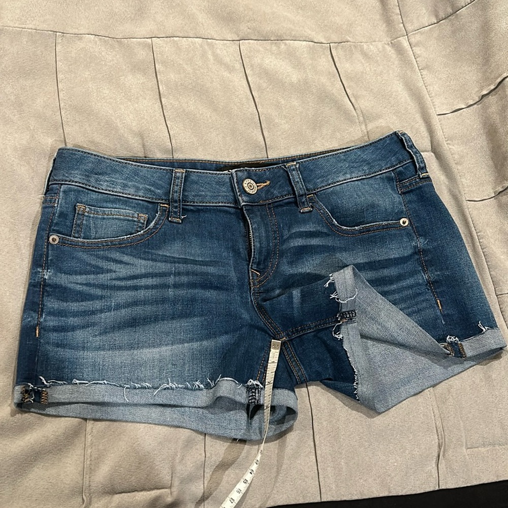 Express low rise shortie size 6